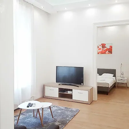 Akacfa 36 91 Mt 3 Bedroom District 7 Appartamento *