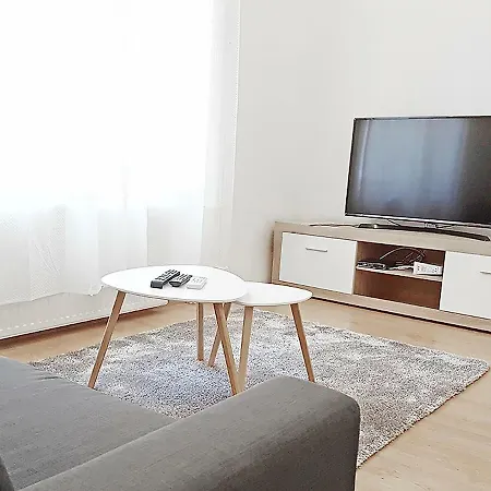 Akacfa 36 91 Mt 3 Bedroom District 7 * Budapest